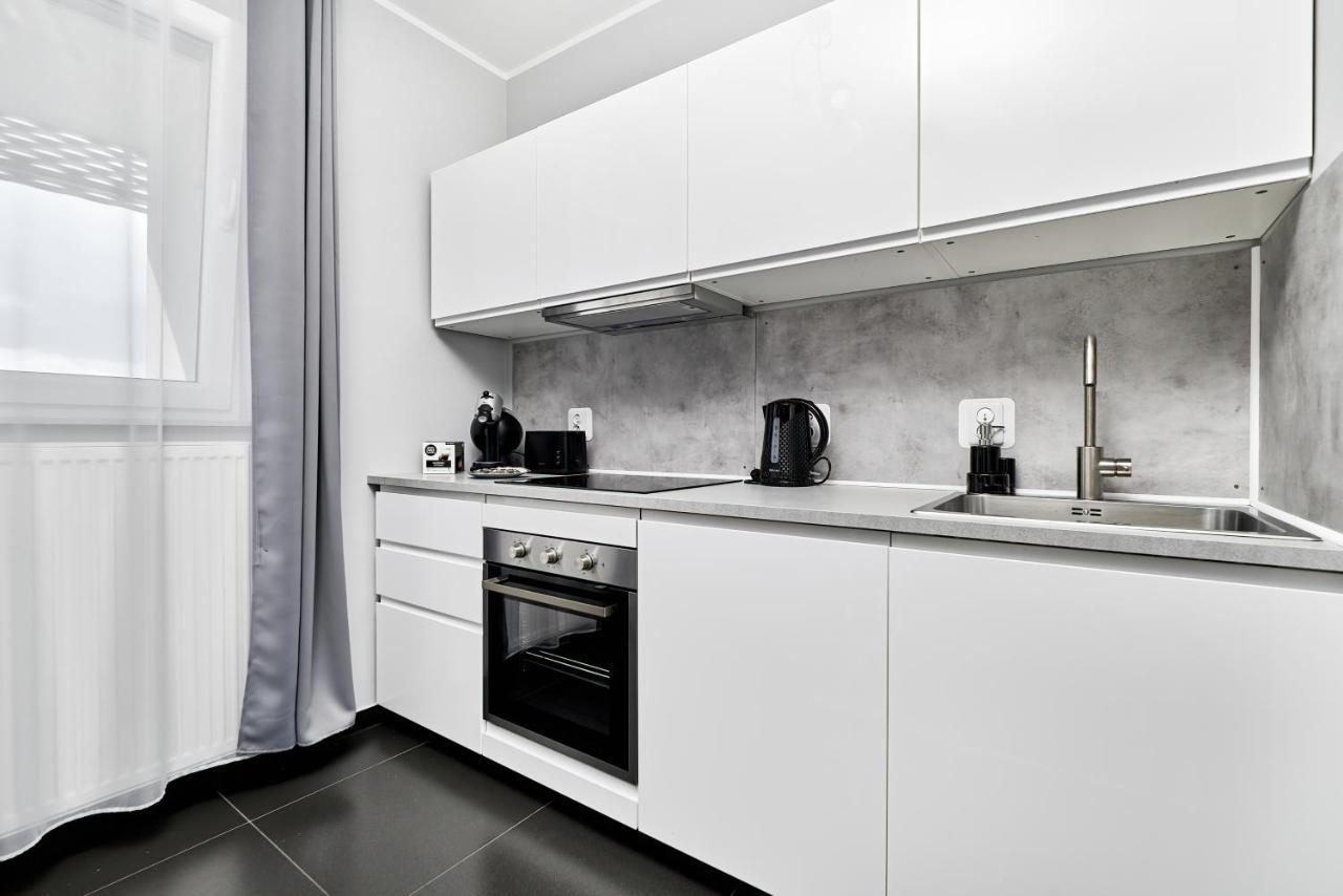 Apartment Wroclaw Sikorskiego With Free Garage By Renters Prestige エクステリア 写真